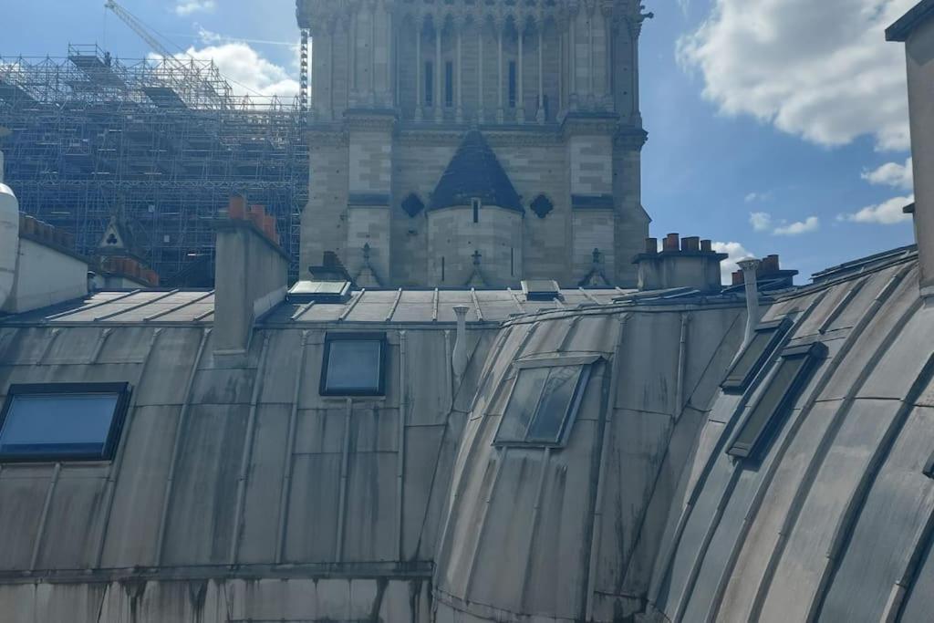 Apartamento Duplex Notre-Dame De París Exterior foto